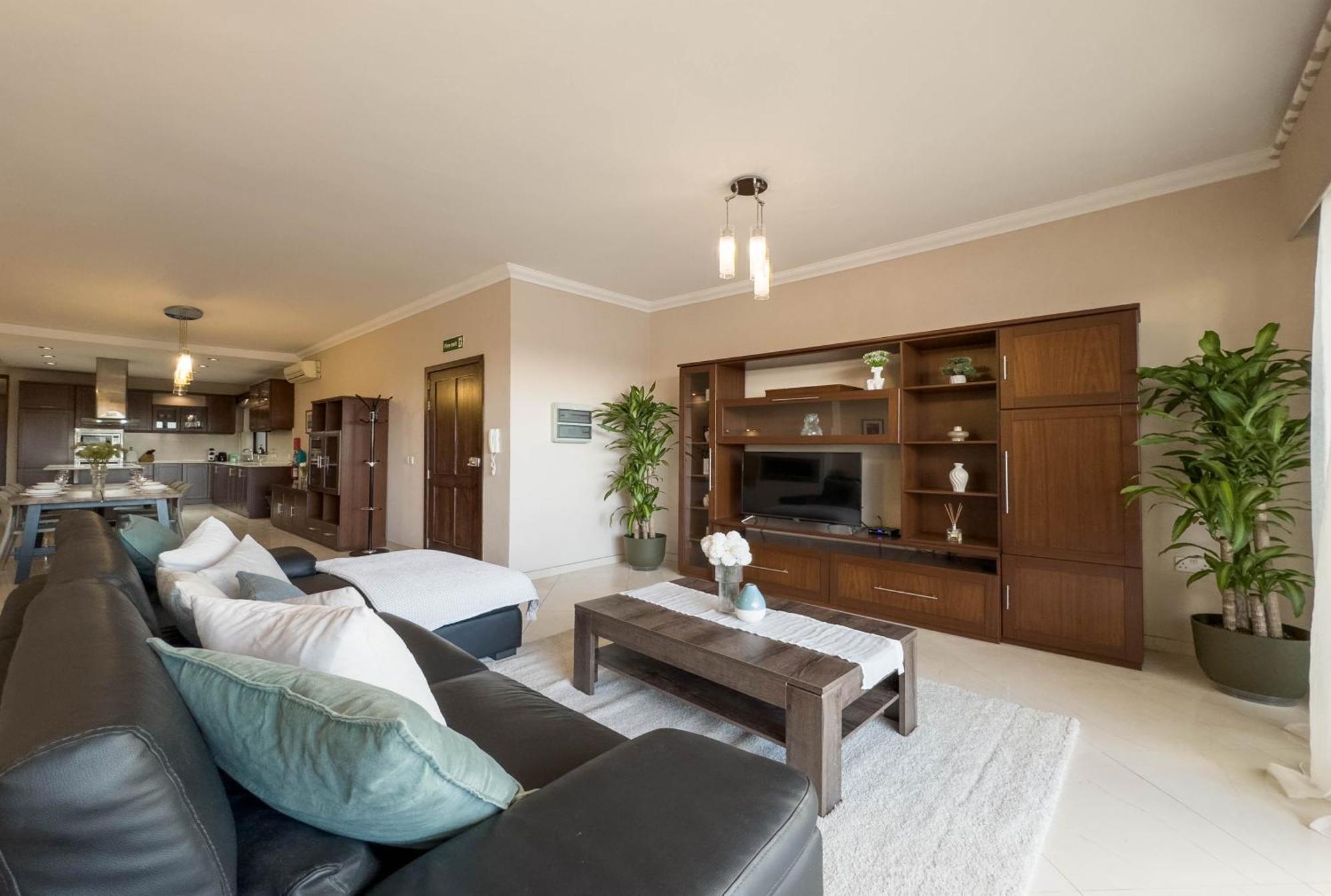 Jacuzzi Terrace Getaway With Valletta Views Apartment Sliema