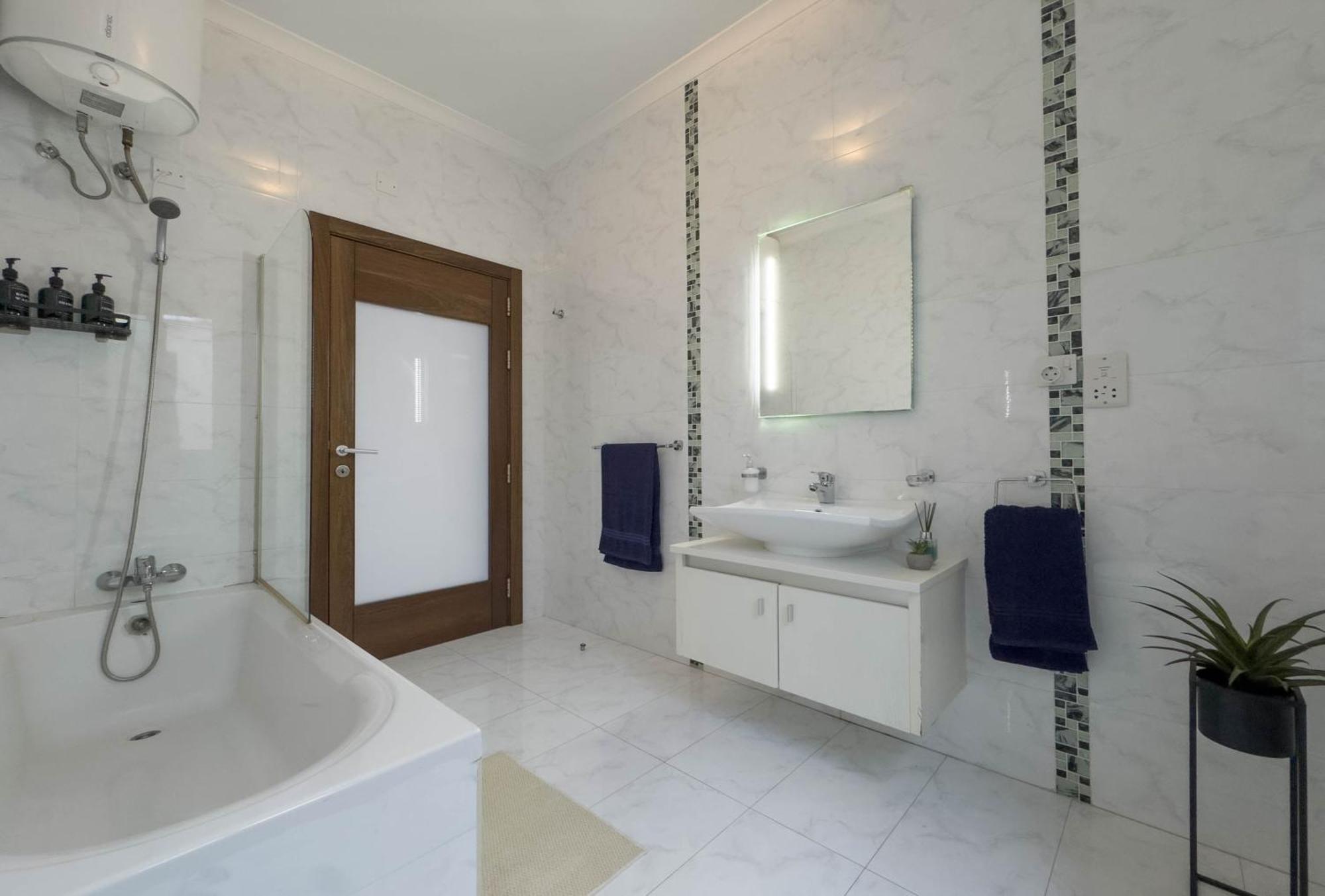 Jacuzzi Terrace Getaway With Valletta Views Appartement